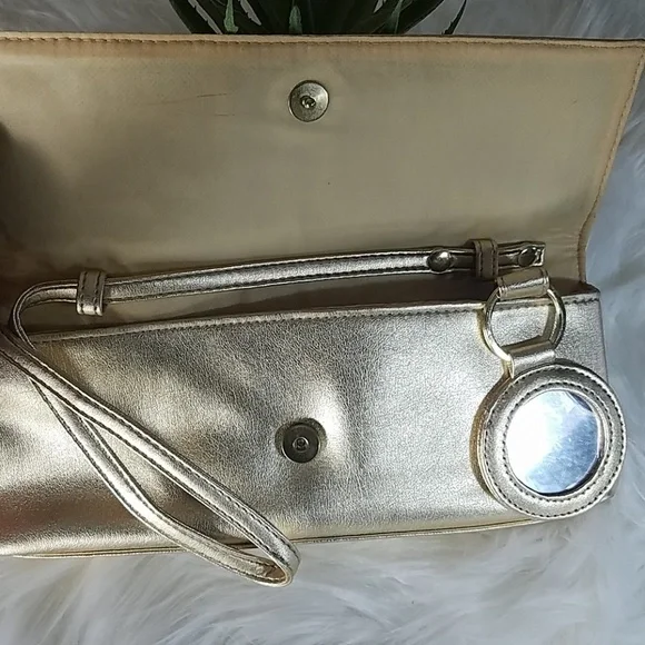 NWOT, Fashion Clutch, gold sequined, flap closure. - Picture 3 of 3